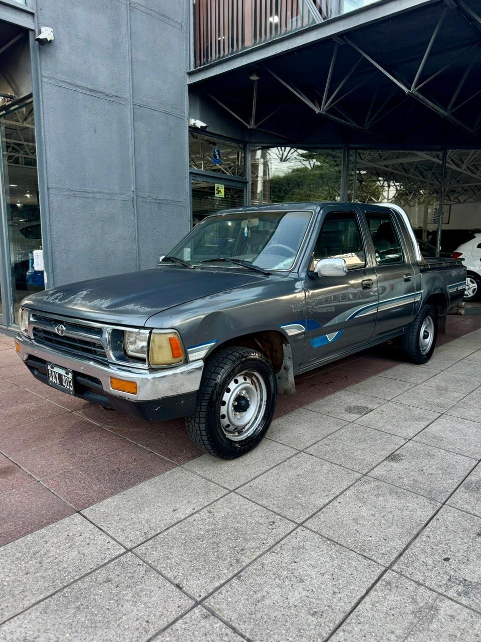 Toyota Hilux  2.4 CABINA DOBLE 4X2 M/T
